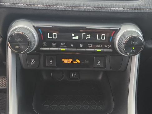 Used 2019 Toyota RAV4 XLE w/ Convenience Package image 24