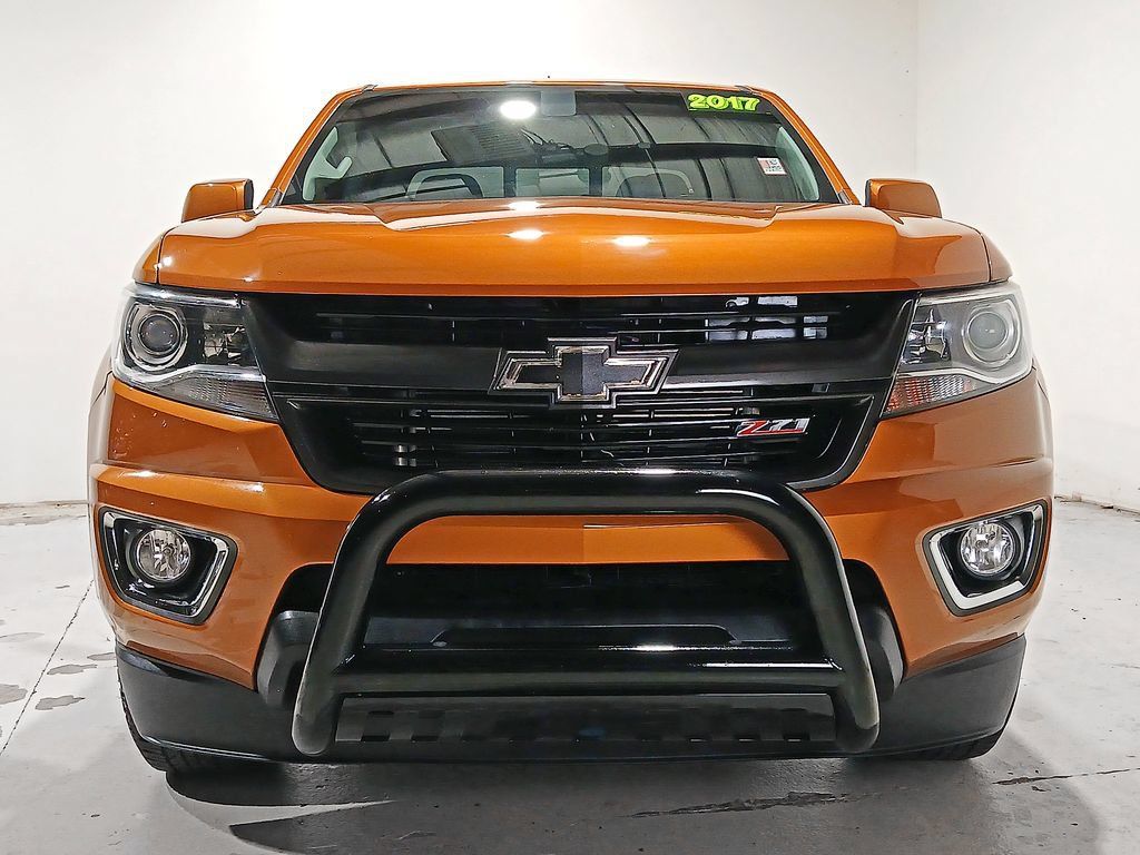 Used 2017 Chevrolet Colorado Z71 AWD/4WD image 2