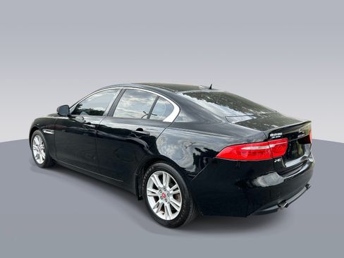 Used 2017 Jaguar XE Premium RWD image 5