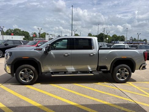 New 2026 GMC Sierra 2500 SLT w/ SLT Premium Package AWD/4WD image 8