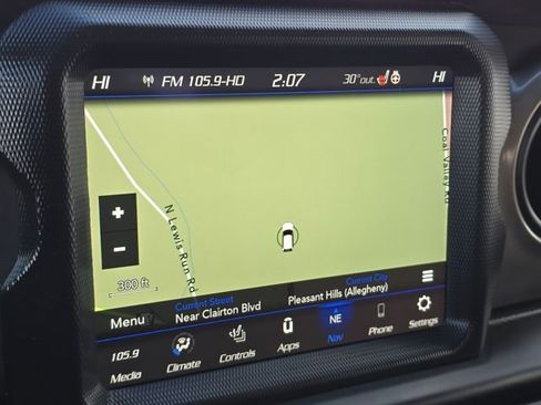 Used 2021 Jeep Gladiator Sport image 15