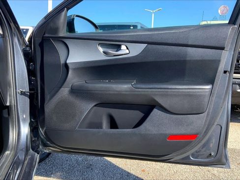 Used 2021 Kia Forte LXS image 22