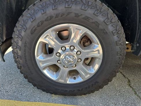 Used 2024 RAM 2500 Big Horn w/ Off Road Package AWD/4WD image 4