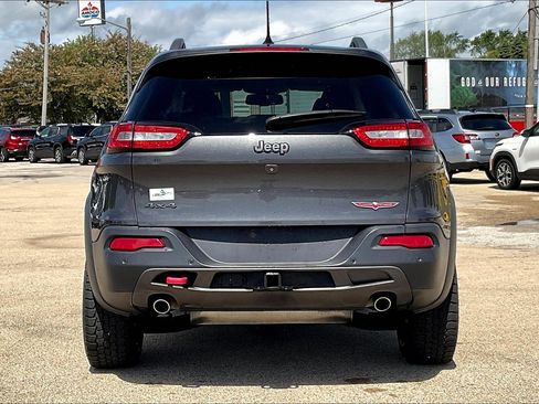 Used 2015 Jeep Cherokee Trailhawk w/ Comfort/Convenience Group AWD/4WD image 4