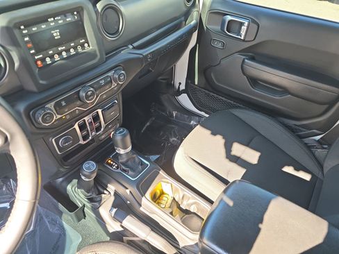 Used 2021 Jeep Wrangler Unlimited Sport image 27