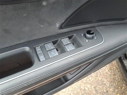 Used 2022 Audi A8 L 3.0T image 12