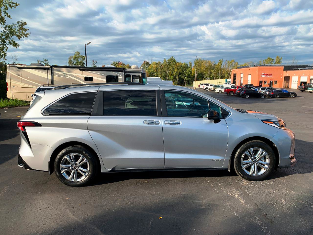 Used 2021 Toyota Sienna AWD image 4