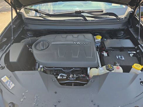 Used 2021 Jeep Cherokee Latitude Lux FWD image 28