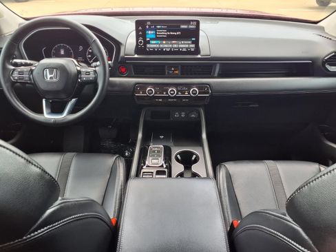 Used 2025 Honda Pilot EX-L image 9