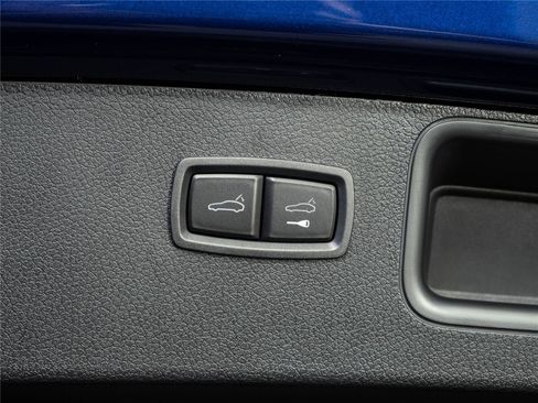 New 2026 Porsche Macan Turbo AWD/4WD image 32