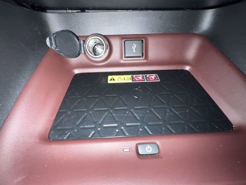 Used 2022 Toyota RAV4 Limited image 26