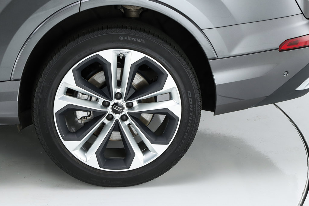 Used 2024 Audi Q7 3.0T Premium Plus w/ Premium Plus Package AWD/4WD image 52