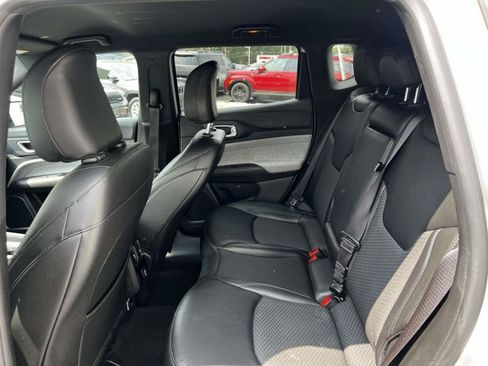 Certified 2024 Jeep Compass Latitude AWD/4WD image 10