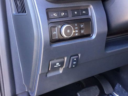 Used 2024 Ford F250 Platinum w/ FX4 Off-Road Package image 17