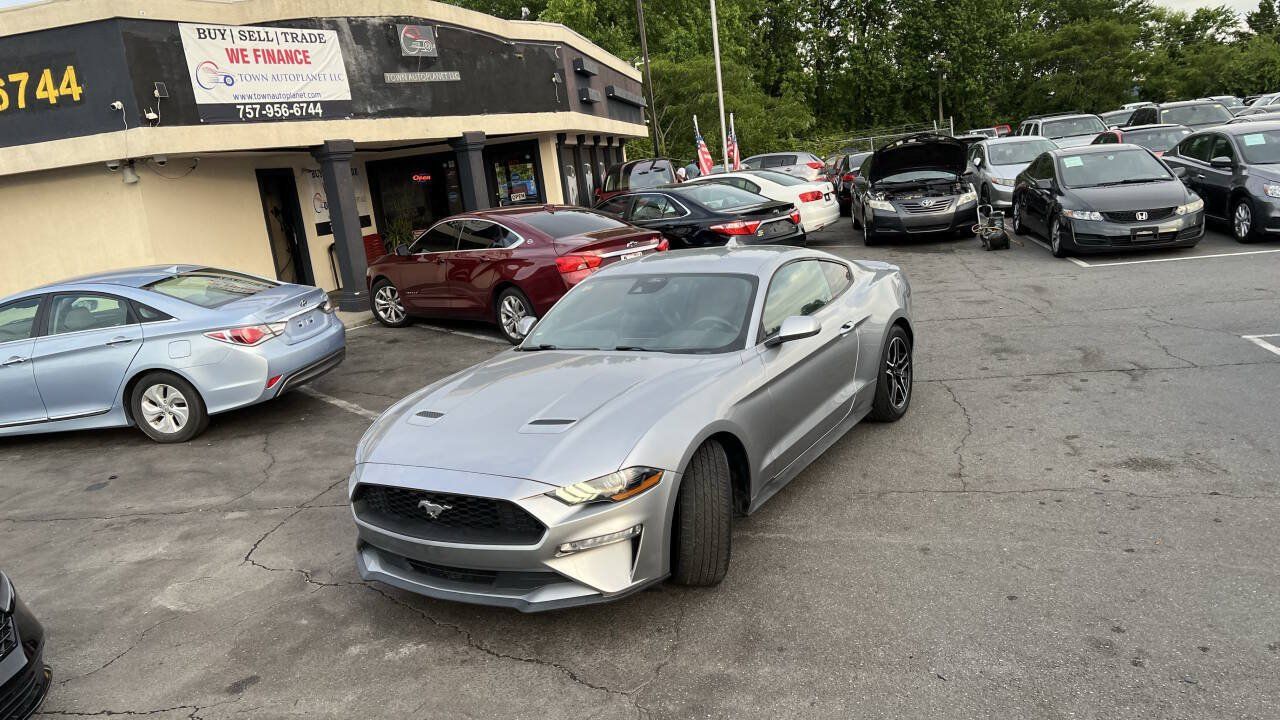 Used 2021 Ford Mustang Premium RWD image 3