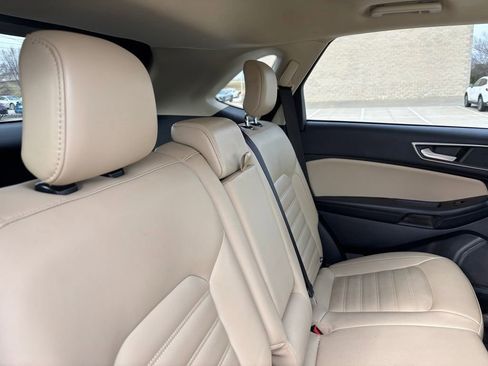 Used 2022 Ford Edge SEL image 13