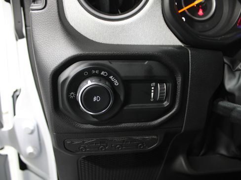 Used 2025 Jeep Wrangler Sport image 7