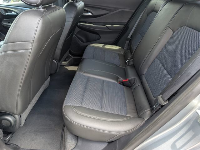 Used 2025 Buick Envista Preferred FWD image 28