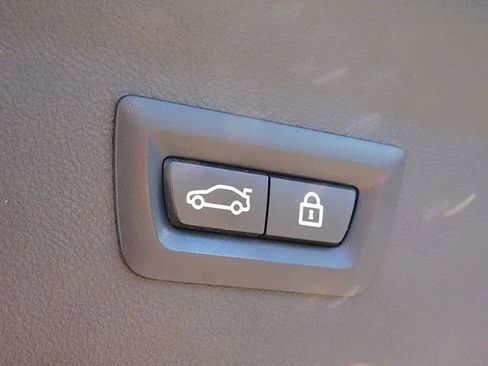 Used 2022 BMW X4 xDrive30i w/ Convenience Package image 9