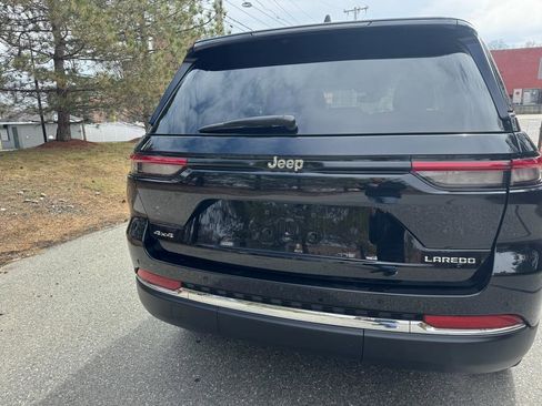 Used 2023 Jeep Grand Cherokee Laredo image 21