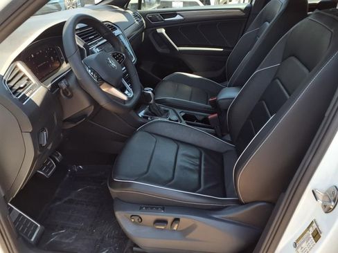 Used 2022 Volkswagen Tiguan SEL R-Line image 16