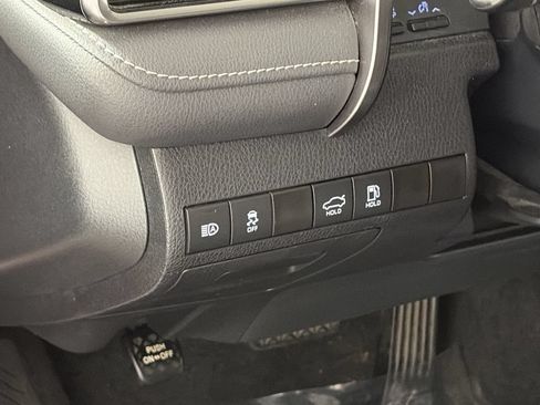 Used 2023 Toyota Camry SE FWD image 12