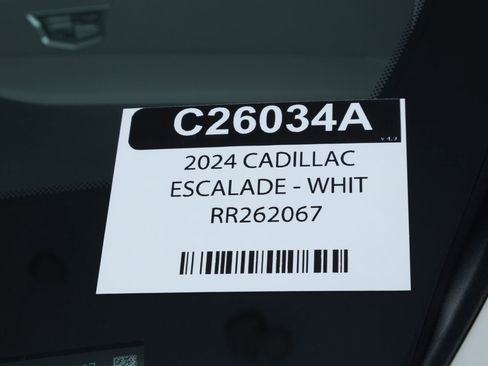 Used 2024 Cadillac Escalade ESV Sport Platinum w/ Heavy-Duty Trailer Package AWD/4WD image 10