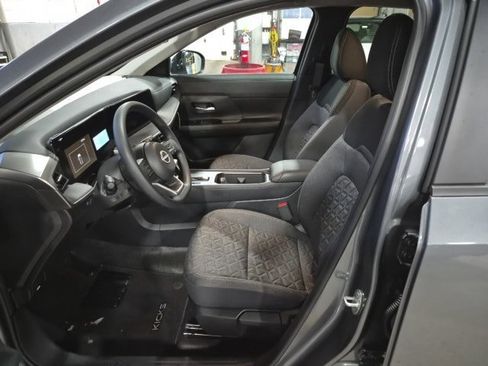 Used 2026 Nissan Kicks SV image 18