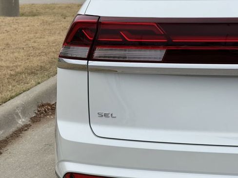 New 2026 Volkswagen Atlas Cross Sport SEL AWD/4WD image 5