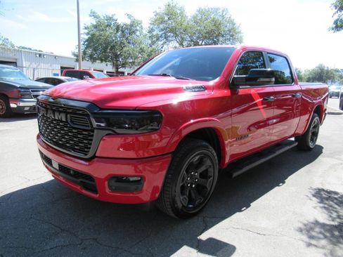 Used 2025 RAM 1500 Big Horn AWD/4WD image 3