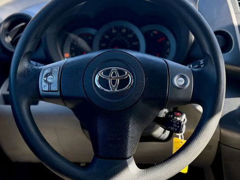 Used 2012 Toyota RAV4 FWD image 15