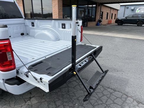 Used 2022 Ford F150 XLT w/ Equipment Group 302A High image 12