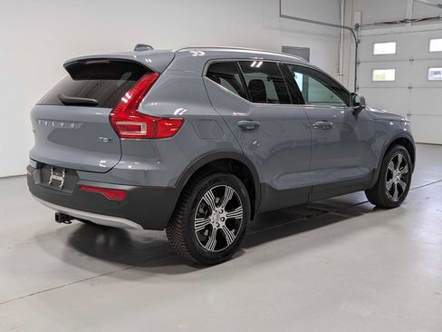 Used 2022 Volvo XC40 T5 Inscription image 8