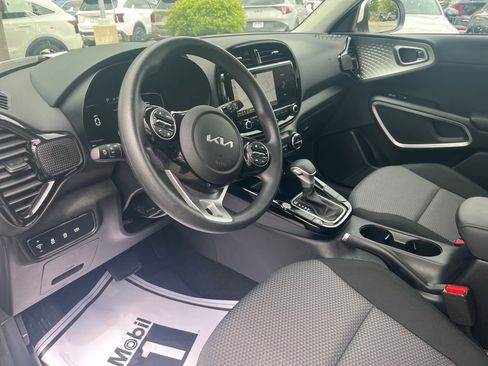 Used 2023 Kia Soul S FWD image 19