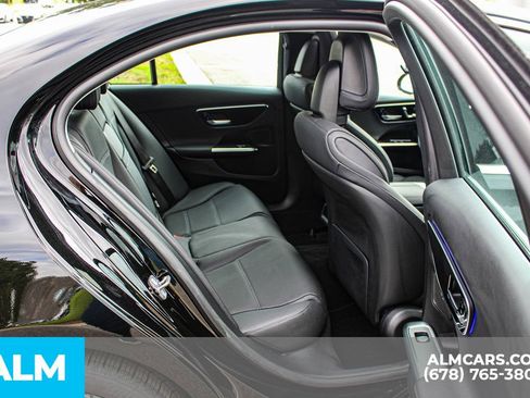 Used 2025 Mercedes-Benz C 300 Sedan image 17
