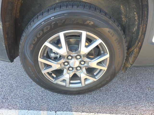 Used 2023 GMC Acadia SLT FWD image 5