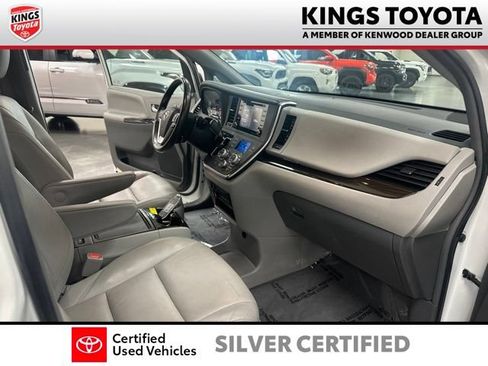 Used 2019 Toyota Sienna XLE w/ XLE Navigation Package AWD/4WD image 26