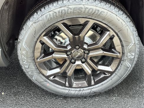 New 2025 Honda Pilot Touring image 12