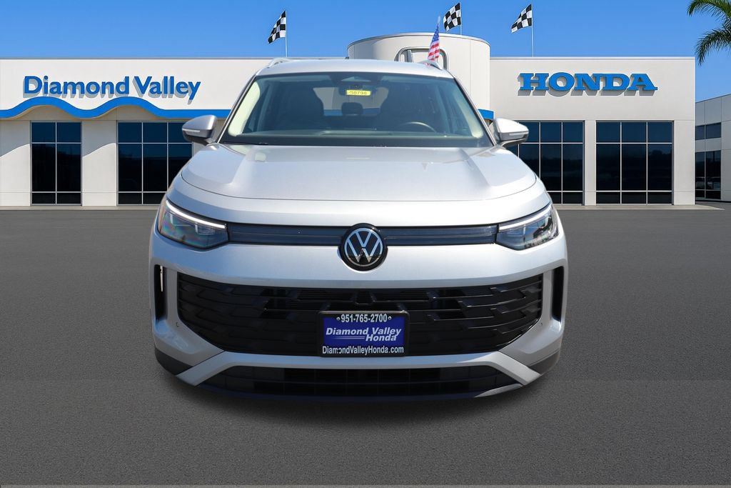 Used 2026 Volkswagen Tiguan SE FWD image 2