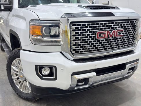 Used 2017 GMC Sierra 2500 Denali w/ Duramax Plus Package image 42