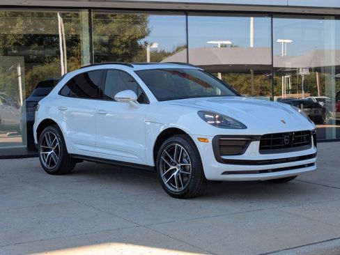 New 2026 Porsche Macan image 7