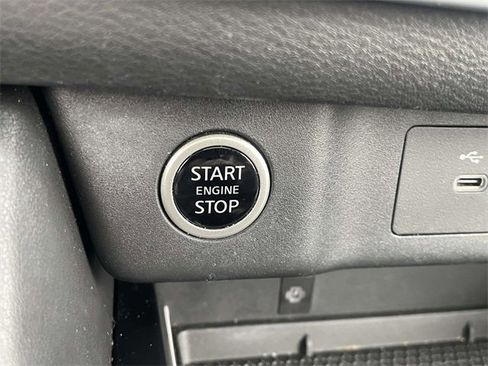 Used 2022 Nissan Rogue Platinum w/ Head-Up Display Package image 24