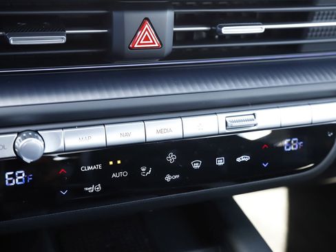 New 2025 Hyundai Ioniq 6 Limited image 31