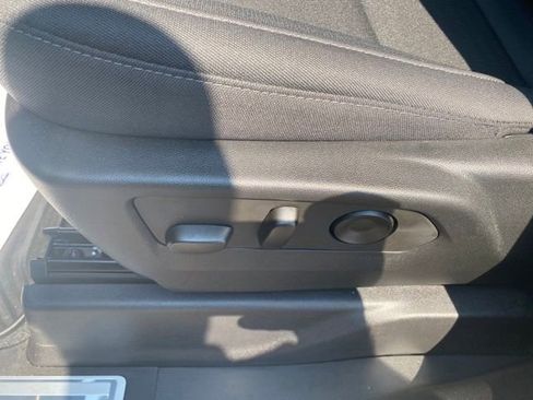 Used 2023 Chevrolet Silverado 1500 LT w/ Z71 Off-Road Package image 18