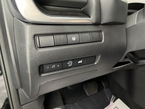 Used 2026 Nissan Rogue SV FWD image 24