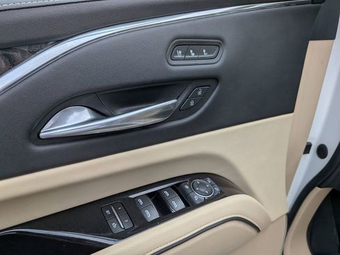 Used 2021 Cadillac Escalade Premium Luxury w/ Performance Package image 12