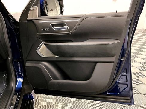 Used 2025 INFINITI QX80 Sensory AWD/4WD image 22