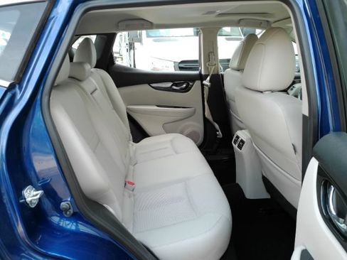 Used 2018 Nissan Rogue Sport SL w/ SL Premium Package FWD image 26