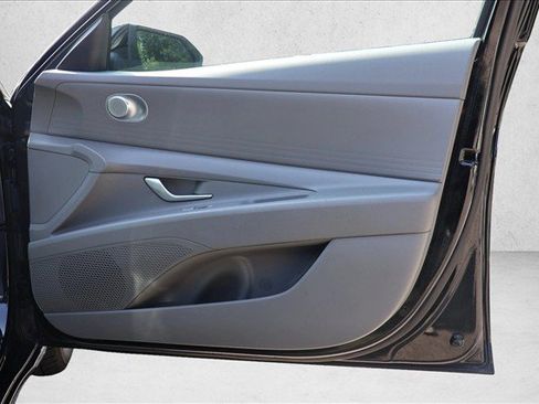 Used 2024 Hyundai Elantra SEL FWD image 29