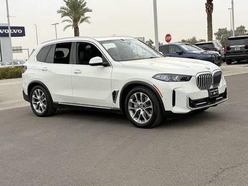 Used 2025 BMW X5 xDrive50e AWD/4WD image 4